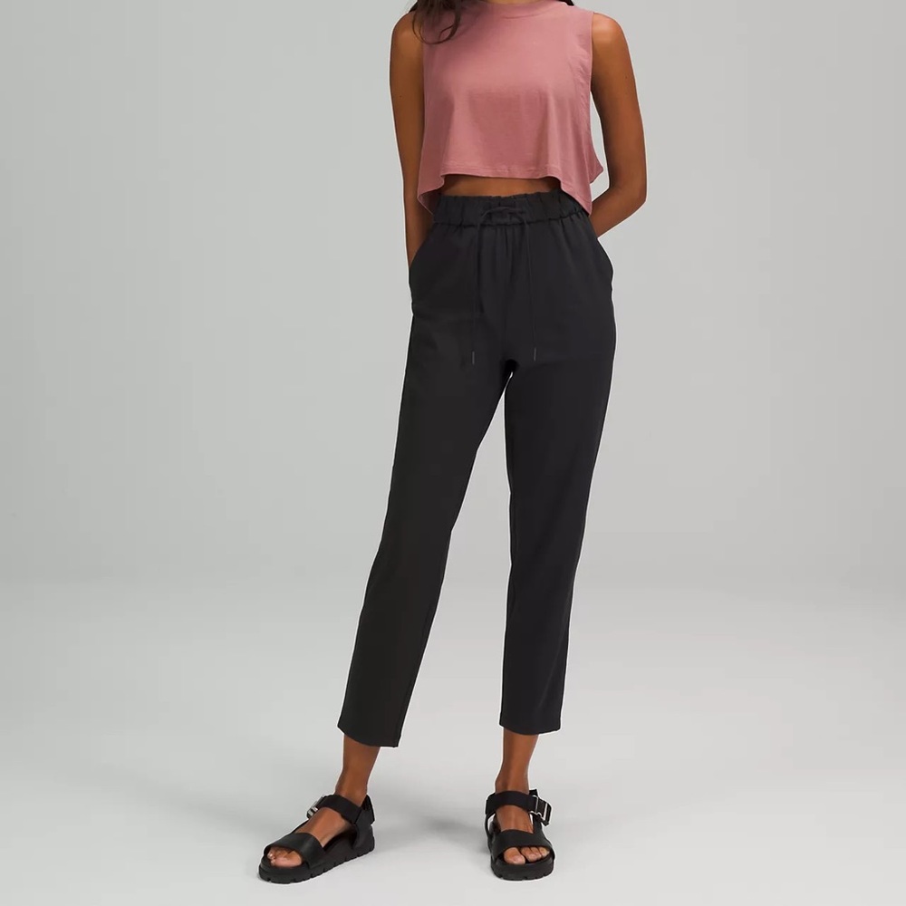 Lululemon Black Stretch High-Rise Pant size 4